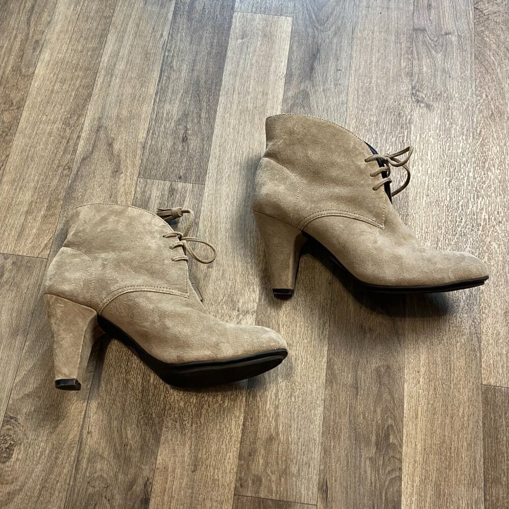 Me Too Suede Tan Booties Size 8